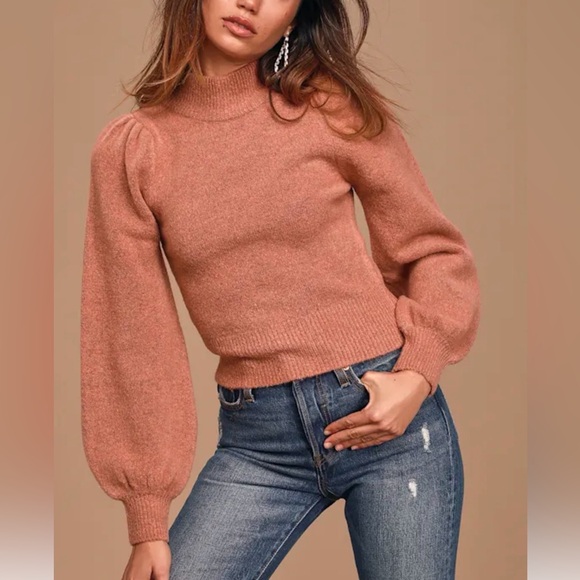 Lulu’s heather pink sweater - Picture 2 of 8